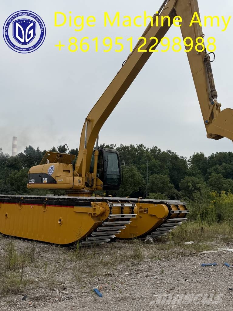 CAT 320CL 水陆两栖挖掘机