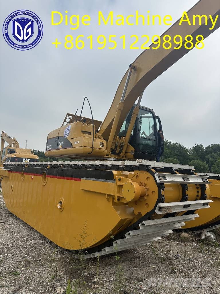CAT 320CL 水陆两栖挖掘机