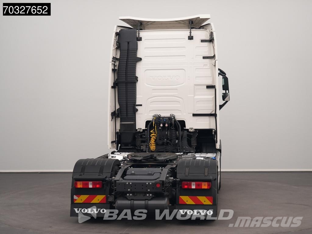 Volvo FH 460 4X2 XL 2xTanks VEB+ I-ParkCool ACC 中古トラクターヘッド | トレーラーヘッド