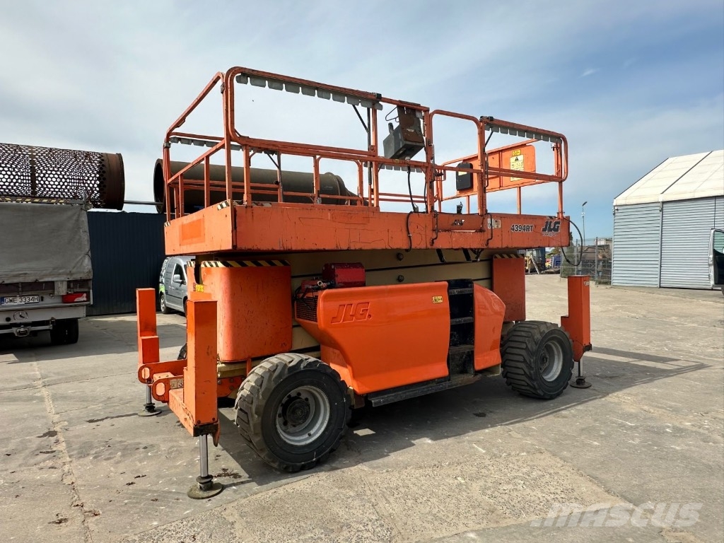 JLG Podnośnik nożycowy JLG 4394RT, 2007rok, 49KM رافعات الإنشاءات