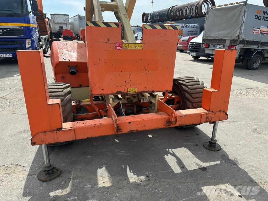JLG Podnośnik nożycowy JLG 4394RT, 2007rok, 49KM رافعات الإنشاءات