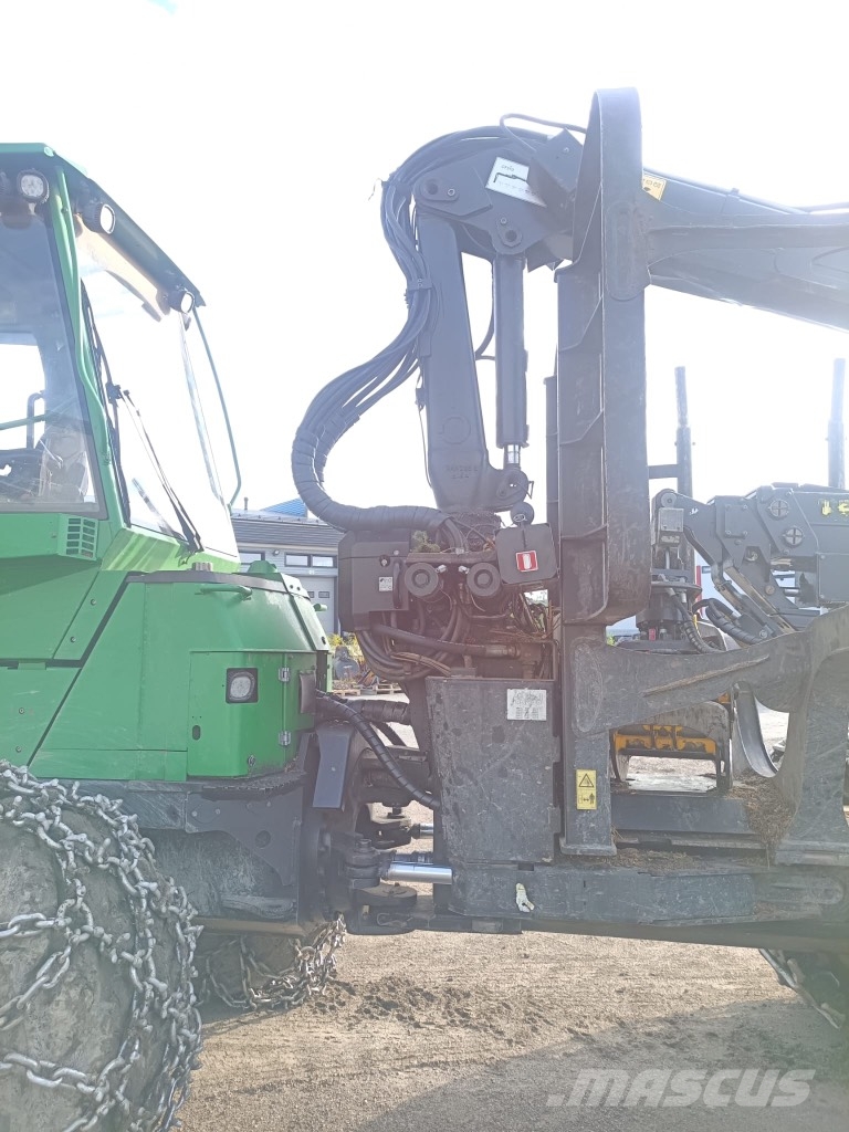 John Deere 1110 E شاحنات