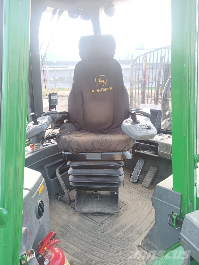 John Deere 1110 E شاحنات