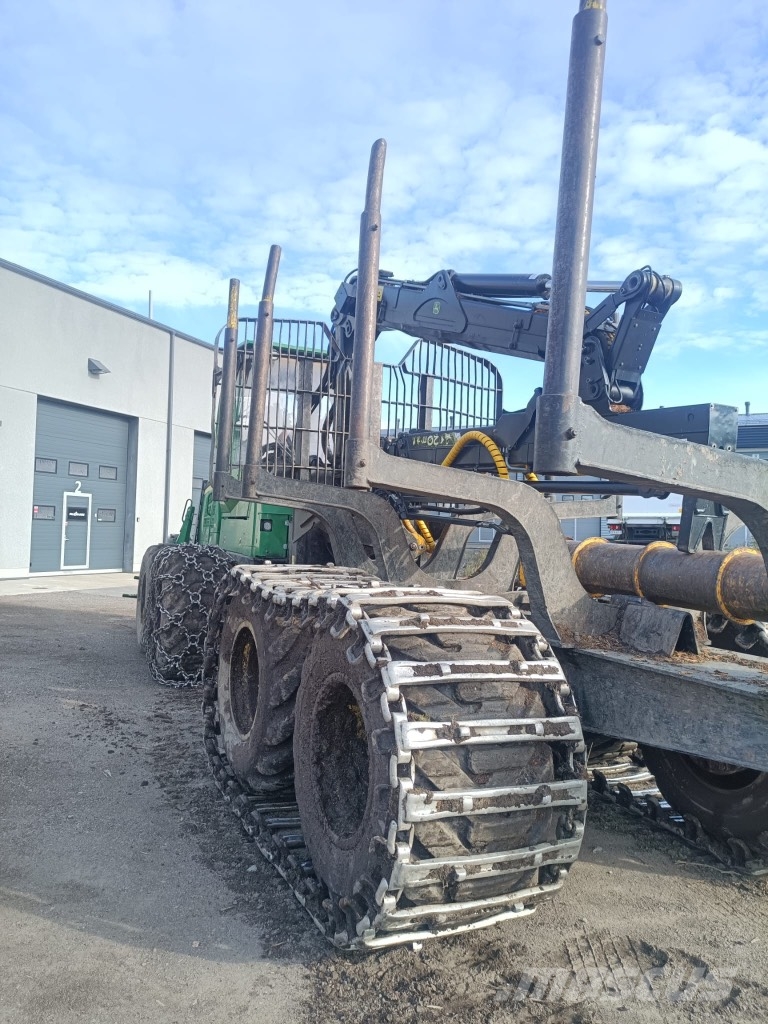John Deere 1110 E شاحنات