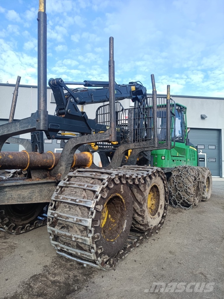 John Deere 1110 E شاحنات