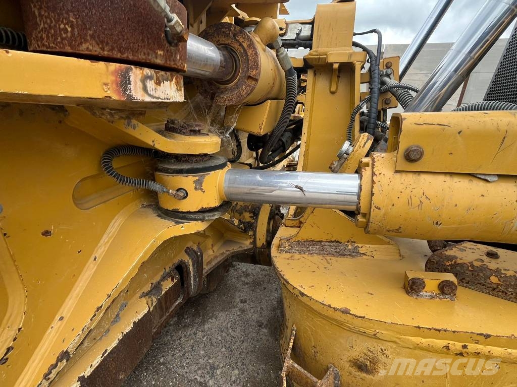 CAT D 6 T LGP Buldooserid
