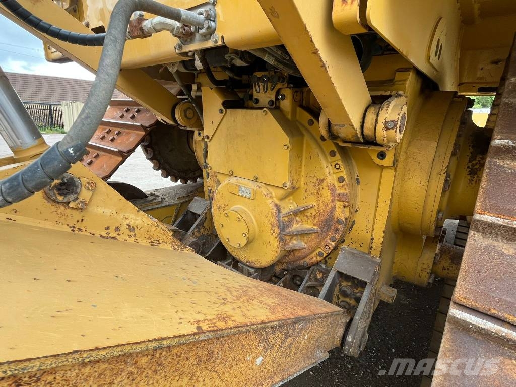 CAT D 6 T LGP Buldooserid