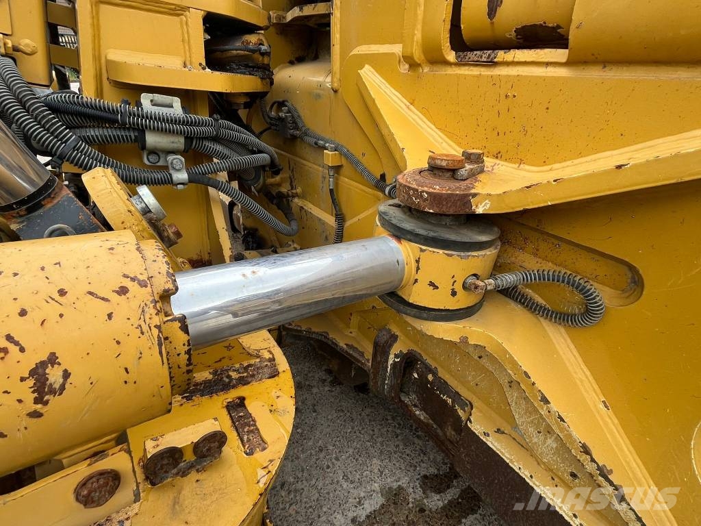 CAT D 6 T LGP Buldooserid