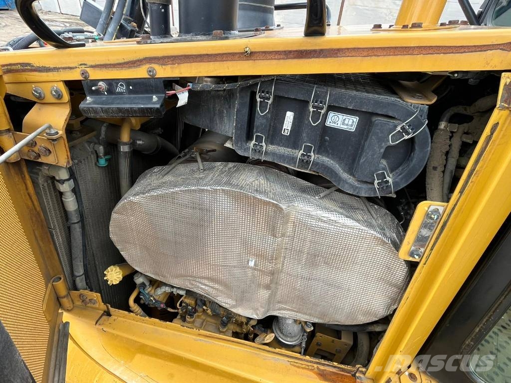 CAT D 6 T LGP Buldooserid