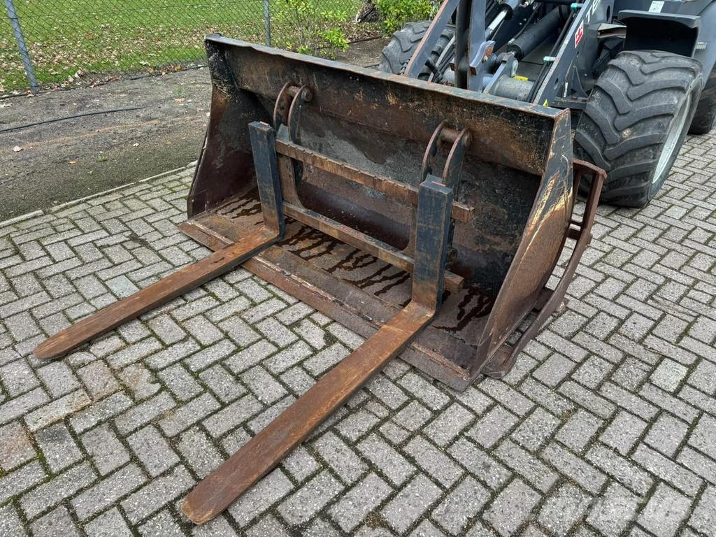 Terex TL80 Shovel loader Iekrāvēji uz riteņiem