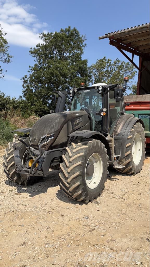 Valtra T235 DIRECT Tractoren