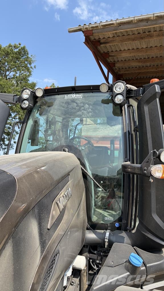 Valtra T235 DIRECT Traktoren