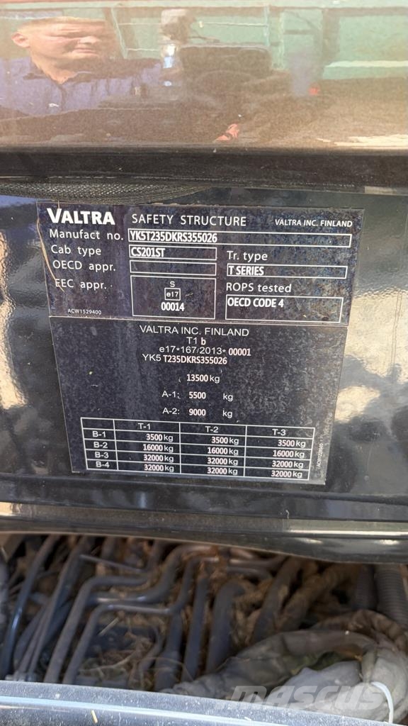 Valtra T235 DIRECT 曳引機