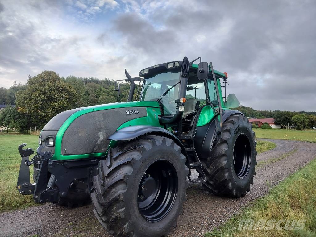 Valtra T 190 Tractoare