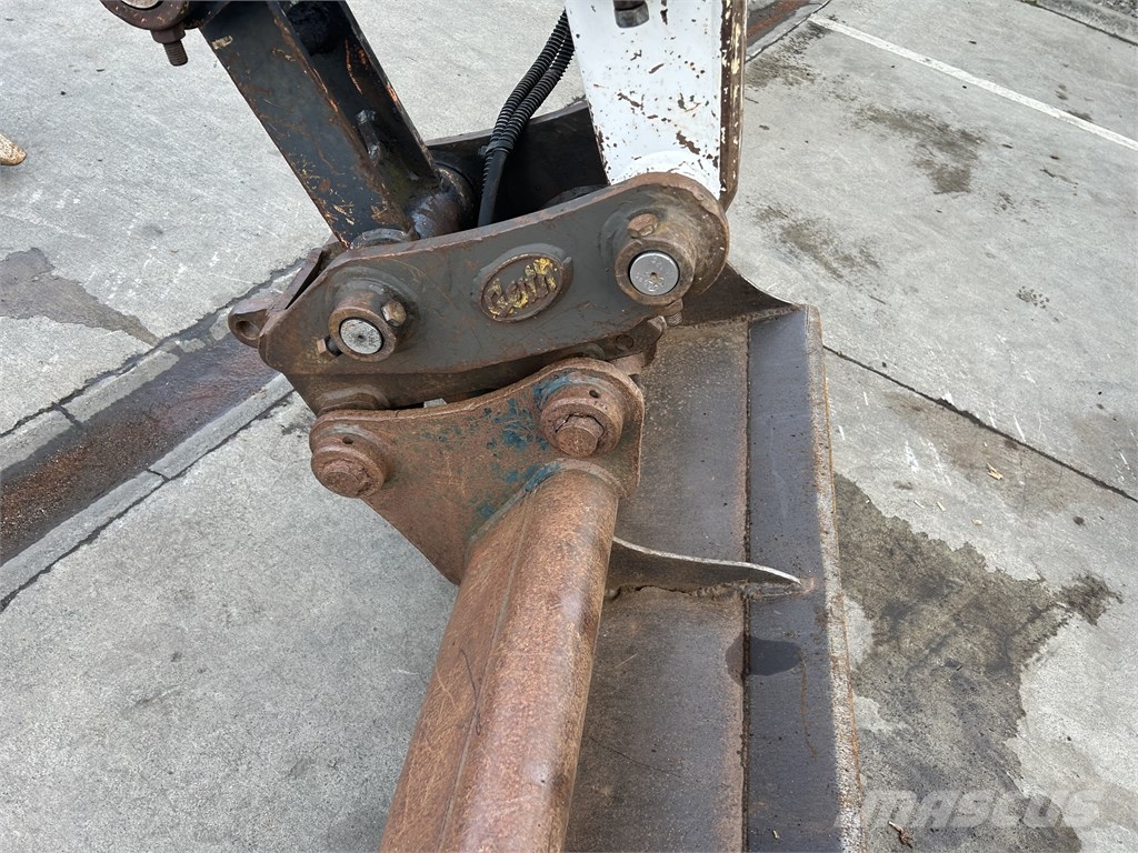 Bobcat E 80 Közepes (midi) kotrók 7 t - 12 t