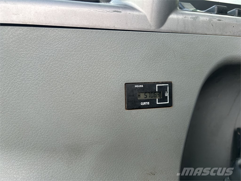 Bobcat E 80 Közepes (midi) kotrók 7 t - 12 t