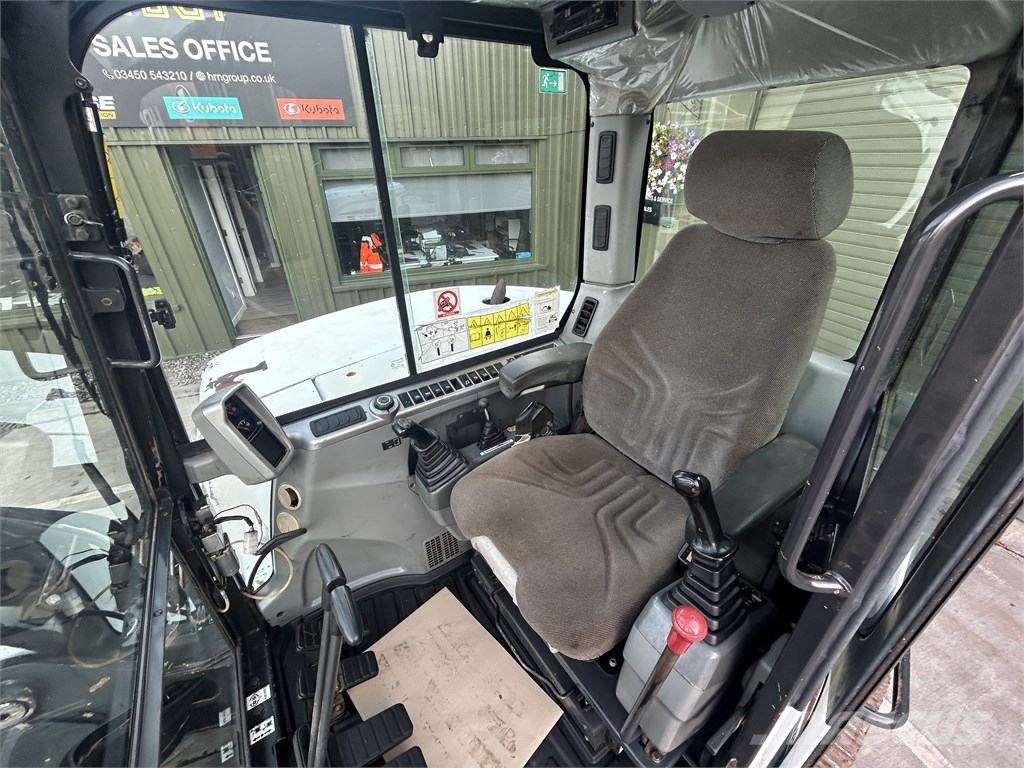 Bobcat E 80 Közepes (midi) kotrók 7 t - 12 t