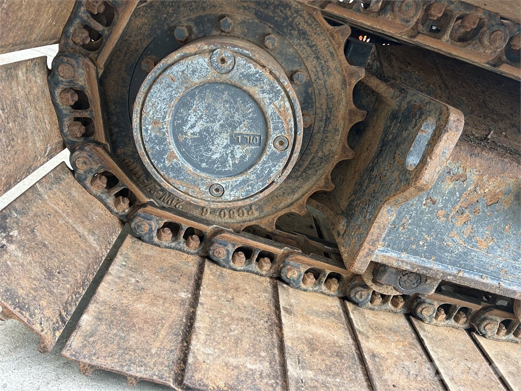 Bobcat E 80 Közepes (midi) kotrók 7 t - 12 t