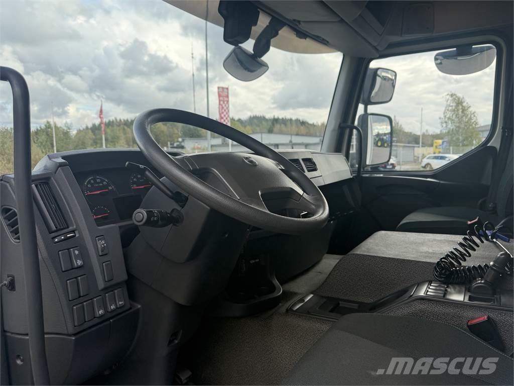 Volvo FE 320 4x2 Camiones con caja de remolque