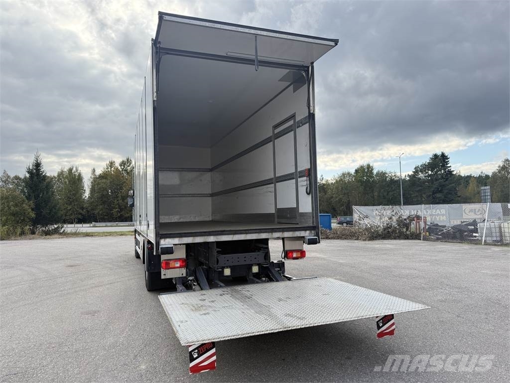 Volvo FE 320 4x2 Camiones con caja de remolque