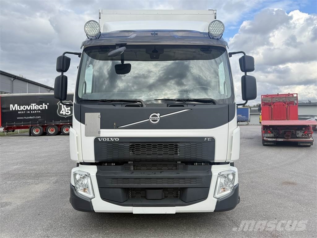 Volvo FE 320 4x2 Camiones con caja de remolque