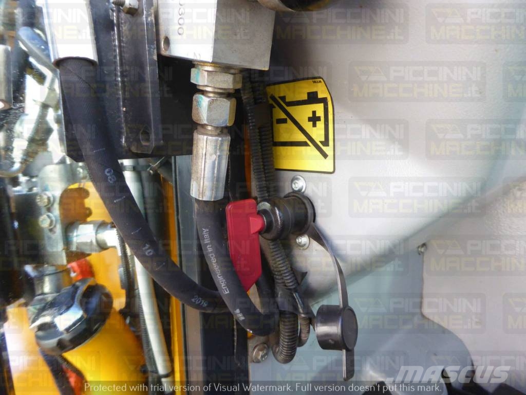 Venieri VF1.33B لوادر ذات جرافات عكسية