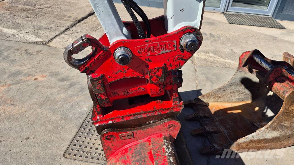 Takeuchi TB260 - POWERTILT - 3X BUCKETS - 2020 YEAR ミニ油圧ショベル 7t以下(ミニユンボ・ミニディガー)