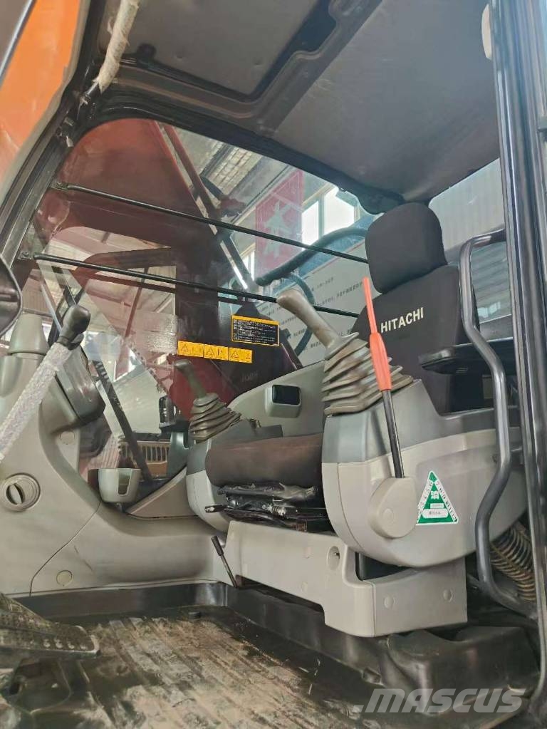 Hitachi ZX 200 Gravemaskiner på larvebånd