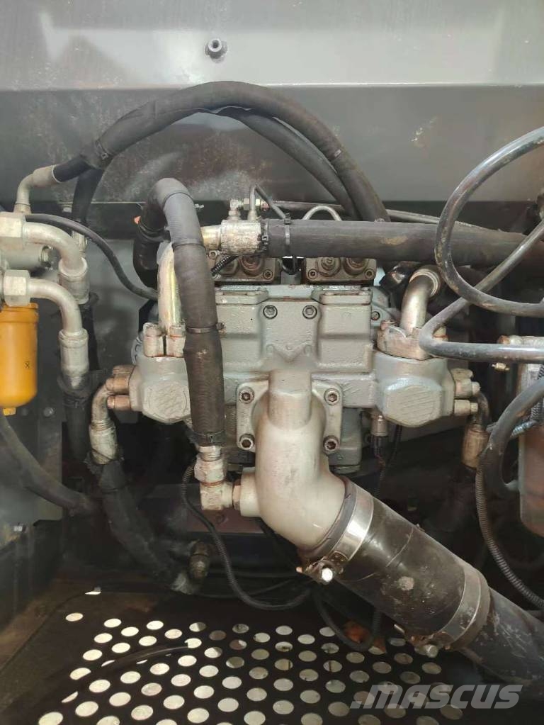 Hitachi ZX 200 Gravemaskiner på larvebånd