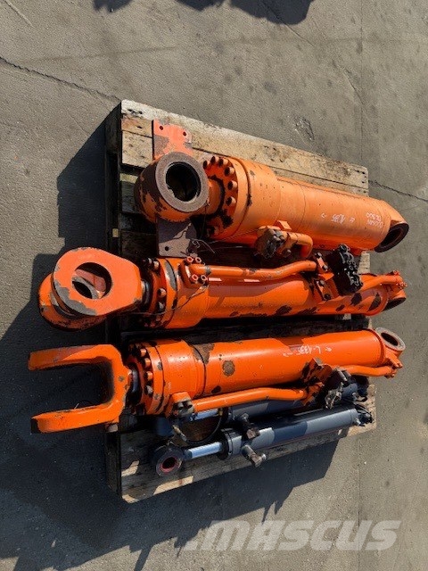 Doosan DL 300-5 USED HYDRAULIC CYLINDER COMPLET Hidráulicos