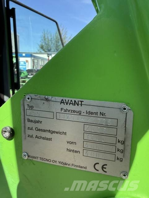 Avant Kompaktlader 755 i Мини-погрузчики