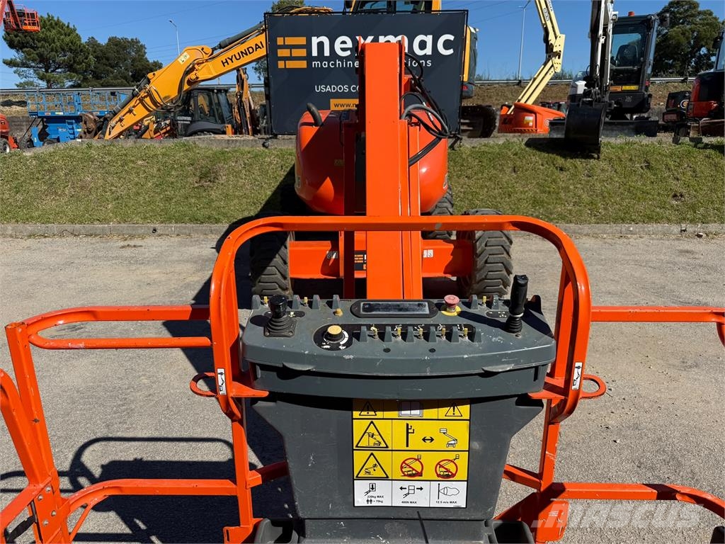JLG 600AJ Piattaforme a braccio articolato