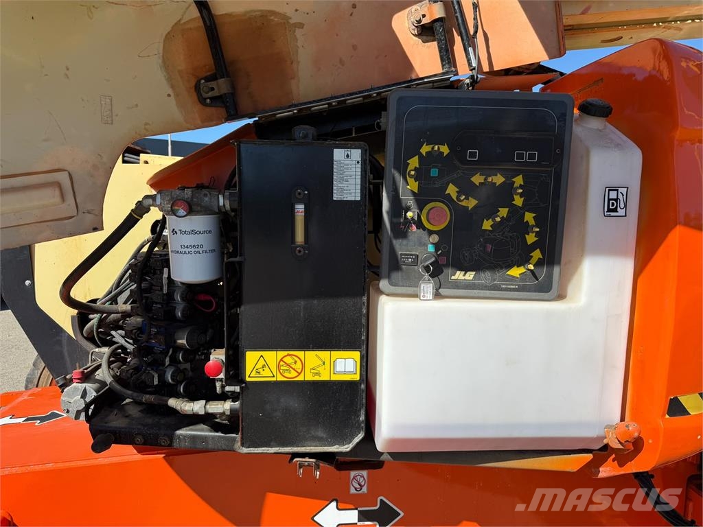 JLG 600AJ Piattaforme a braccio articolato