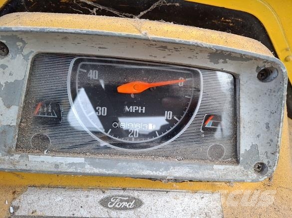 Ford 2000 TRACTOR Ostalo za građevinarstvo