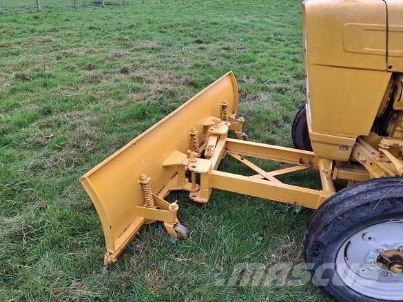 Ford 2000 TRACTOR Ostalo za građevinarstvo