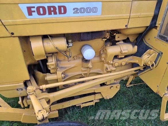 Ford 2000 TRACTOR Ostalo za građevinarstvo