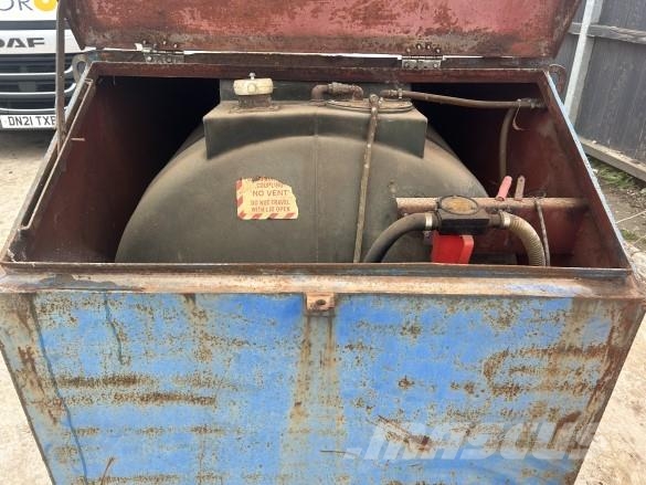 FUEL BOWSER BUNDED Muut koneet