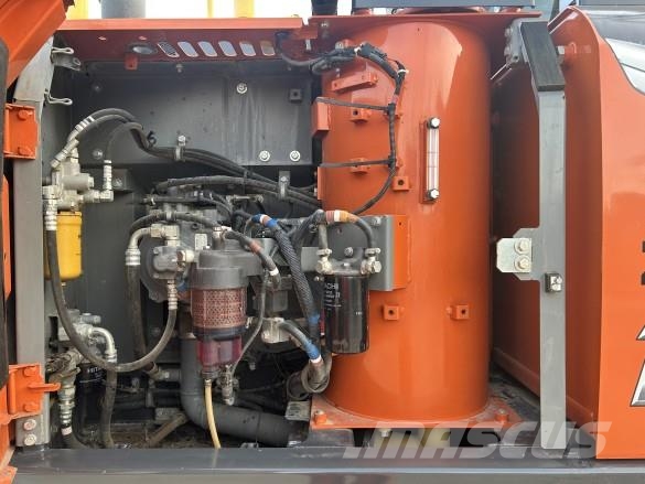 Hitachi ZX130 - 7 Roomikekskavaatorid
