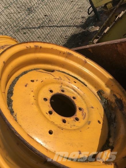 MASSEY REAR WHEEL Tyres, wheels and rims