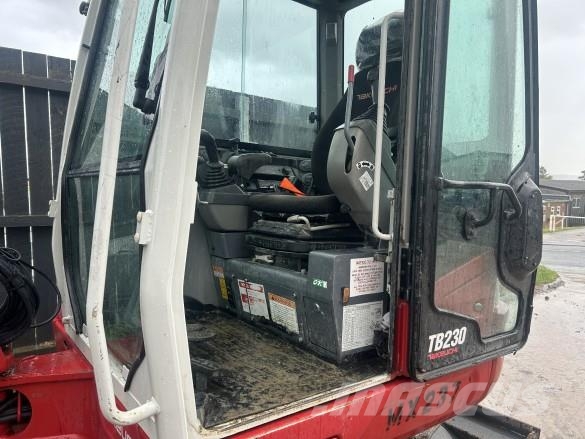 Takeuchi TB230 Entreprenør - Andet