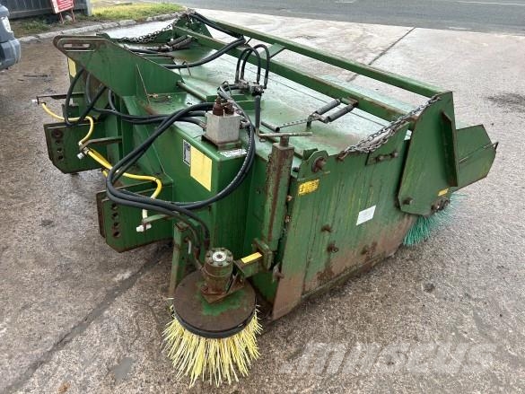  TRACTOR ROAD BRUSH HD5 7 Muut koneet
