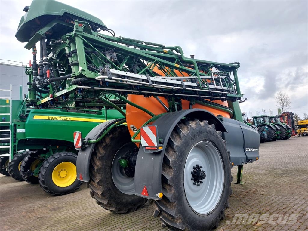 Amazone UX 6201 Super Vontatott trágyaszórók