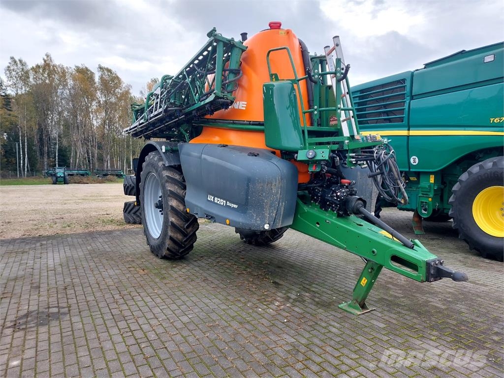Amazone UX 6201 Super Vontatott trágyaszórók