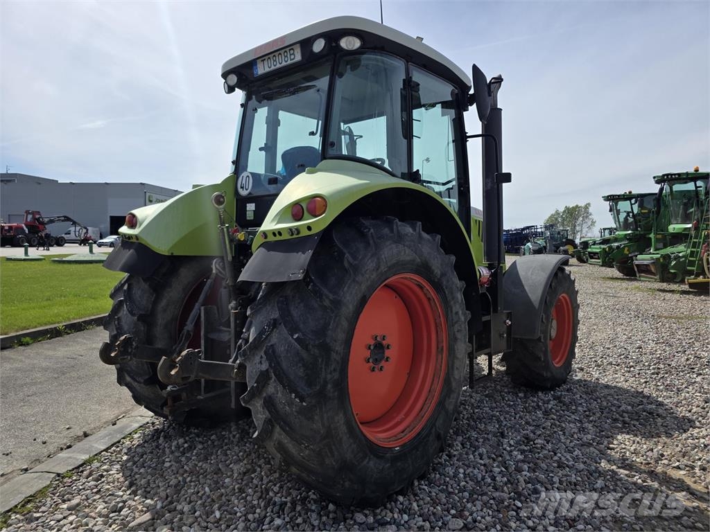 CLAAS Arion 620C Traktori