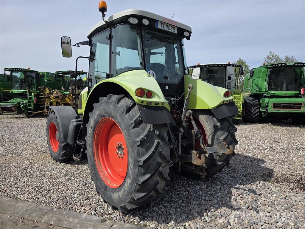 CLAAS Arion 620C Traktori