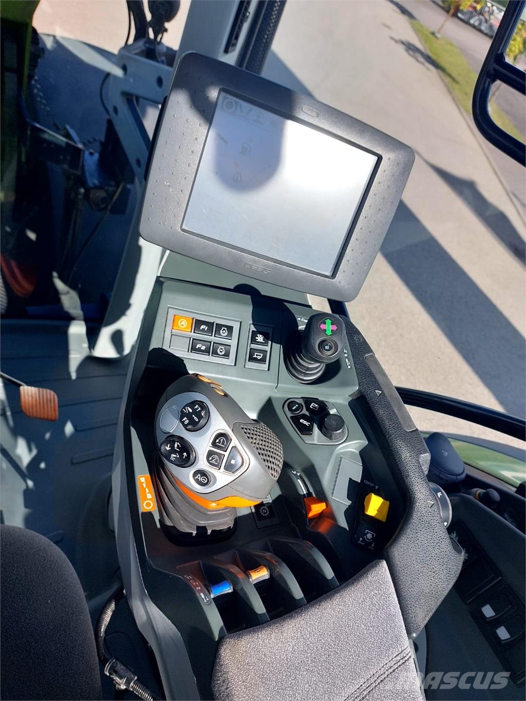 CLAAS Arion 650 Traktoriai