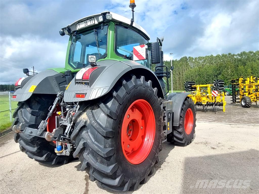 Fendt 826 Vario Traktorer