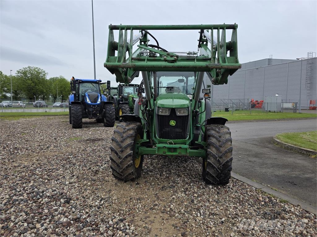 John Deere 5115M Trattori