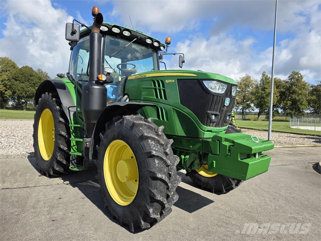 John Deere 6215R الجرارات