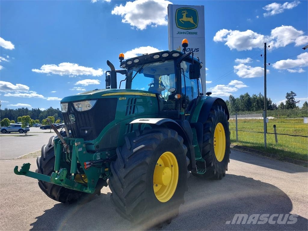 John Deere 6215R الجرارات